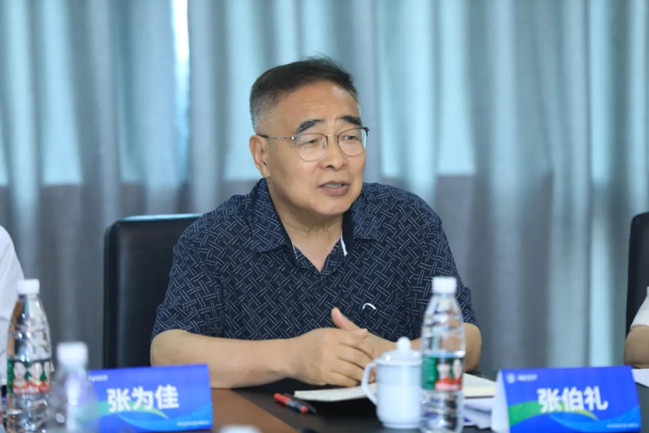 中国工程院院士、天津中医药大学名誉校长张伯礼现场发言